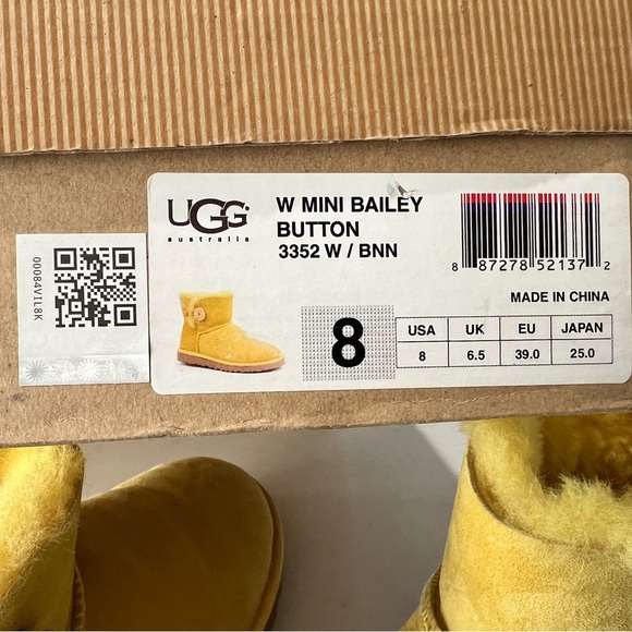 UGG Mini Bailey Button Boot - Picture 4 of 12